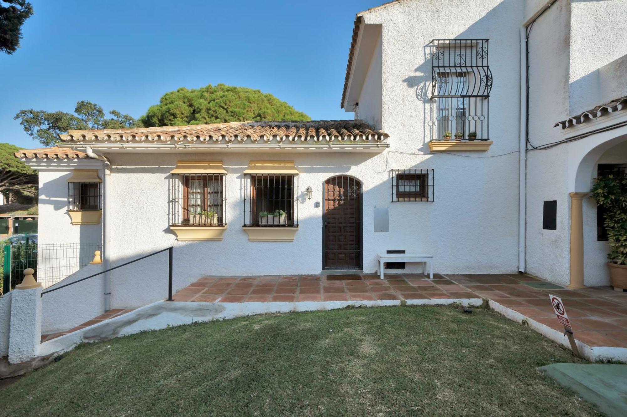 Bonita Casa Adosada En Esquina Marbella Exteriér fotografie